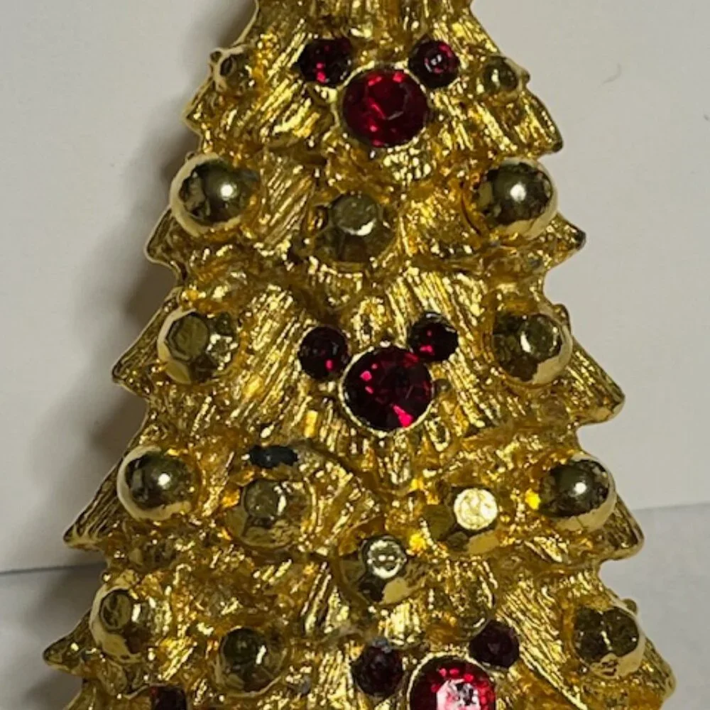 VTG Walt Disney 3D Christmas Tree Gold Tone Mickey Mouse Pin Brooch 1.5